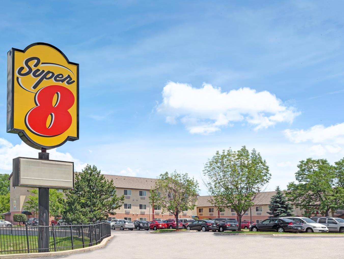 Super 8 By Wyndham Chicago O'Hare Airport Otel Elk Grove Village Dış mekan fotoğraf