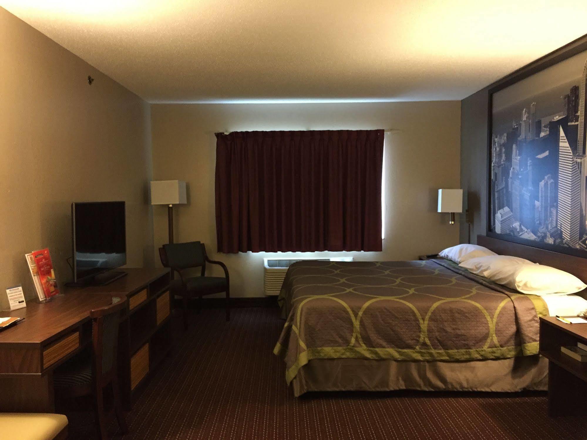 Super 8 By Wyndham Chicago O'Hare Airport Otel Elk Grove Village Dış mekan fotoğraf